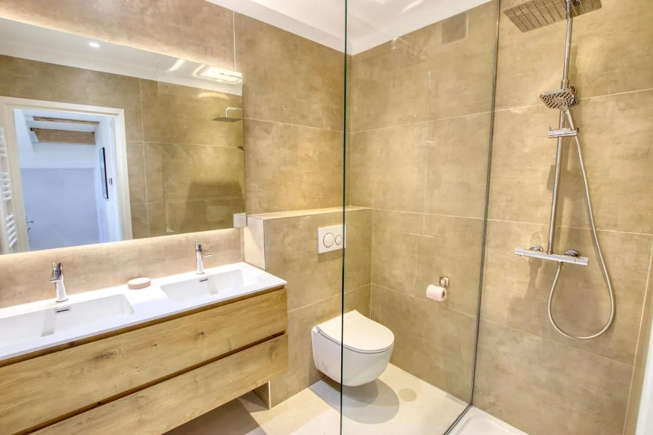 Duplex Vieil Antibes 3 Chambres Parking Avec Vue Mer Wifi - Limestay Appartement